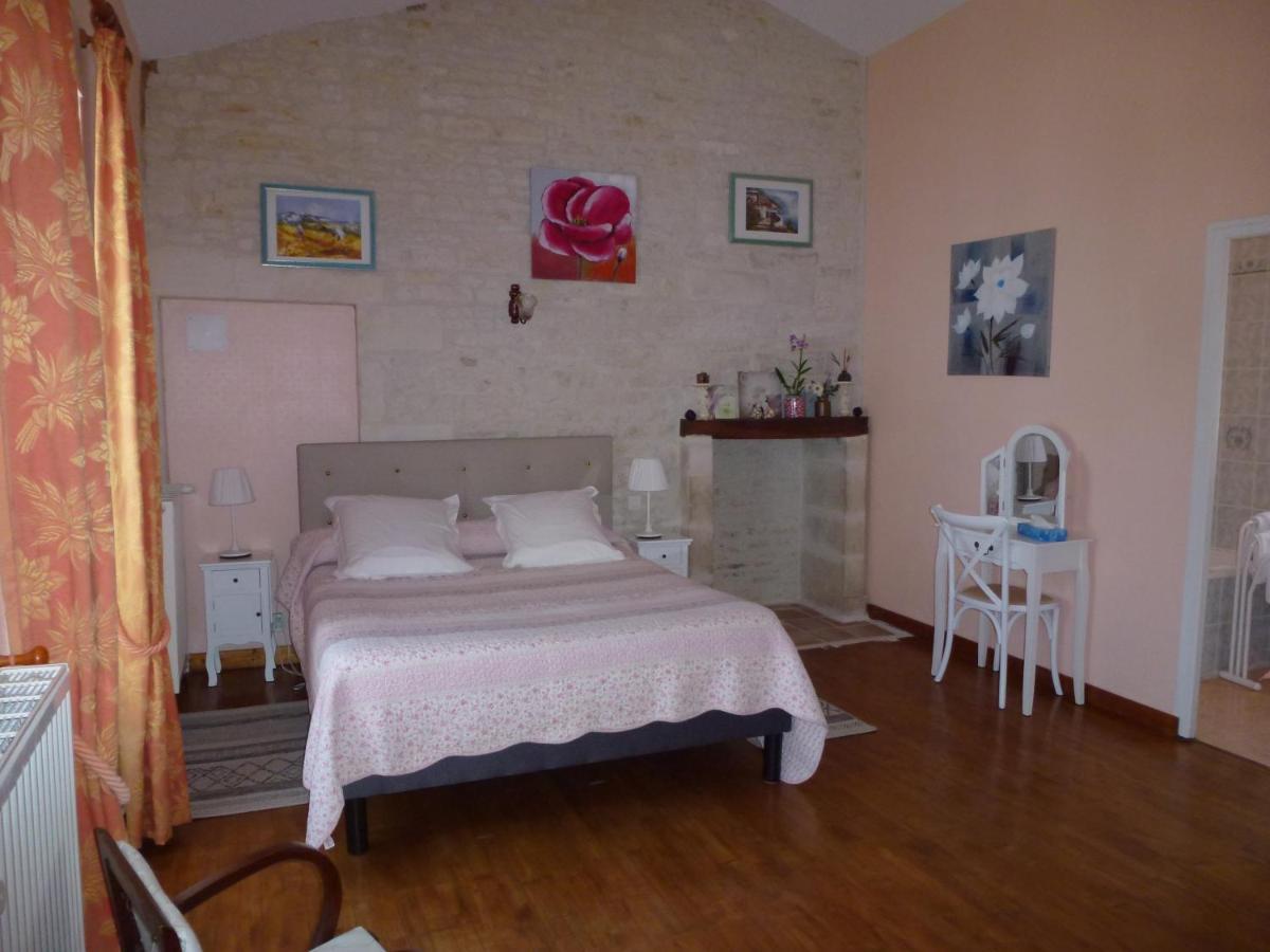 Le Logis De Faugerit Bed & Breakfast Frontenay-Rohan-Rohan Dış mekan fotoğraf